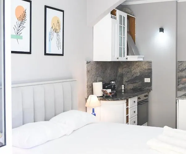 Center 5 - Way Apartment *